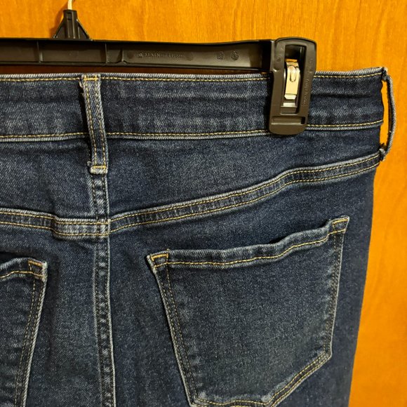 Old Navy Distressed High Rise Rockstar Super Skinny Secret Slim Pockets Jeans - Picture 12 of 14